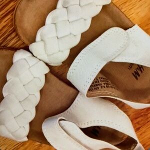 Great condition girls braided strap shoes